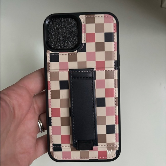 Walli iPhone 13 case - Picture 1 of 3